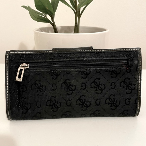 Guess Vintage Black Wallet - Picture 4 of 4